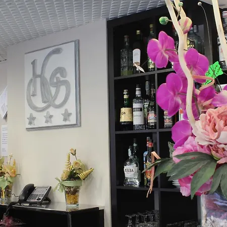 Senyor فندق ريميني