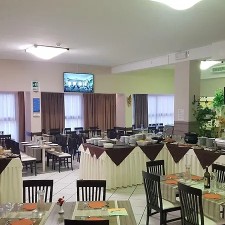 Отель Senyor Римини
